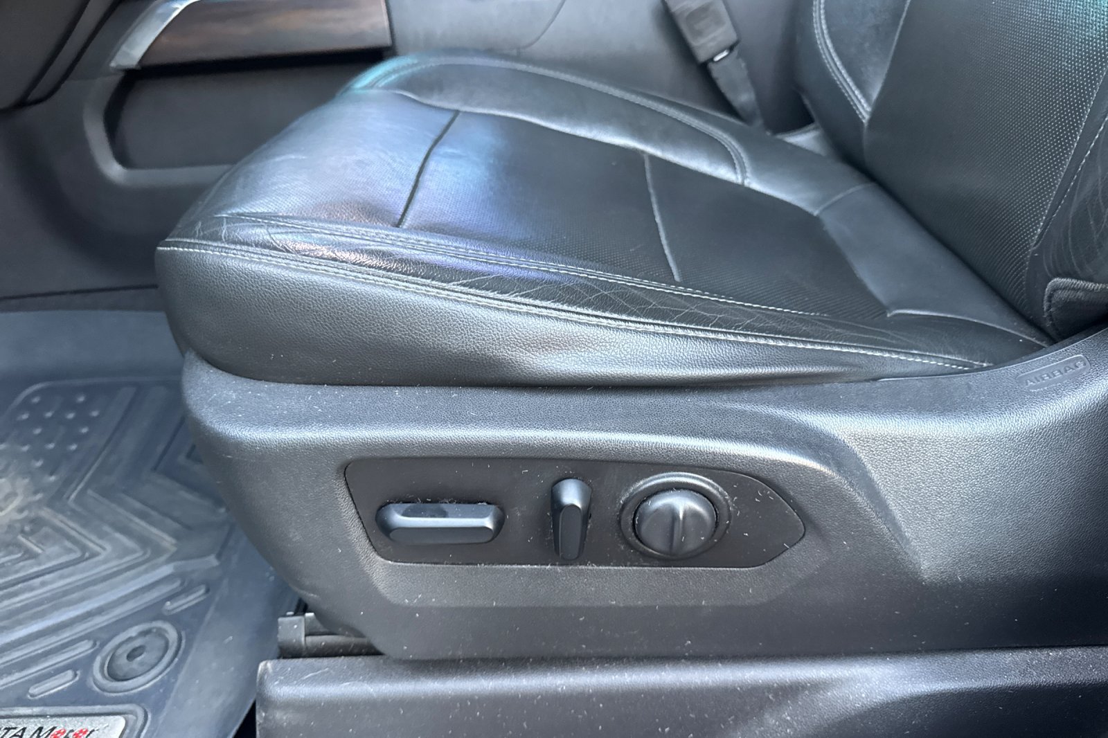 Used 2020 GMC Sierra 1500 SLT w/ SLT Premium Package AWD/4WD image 14