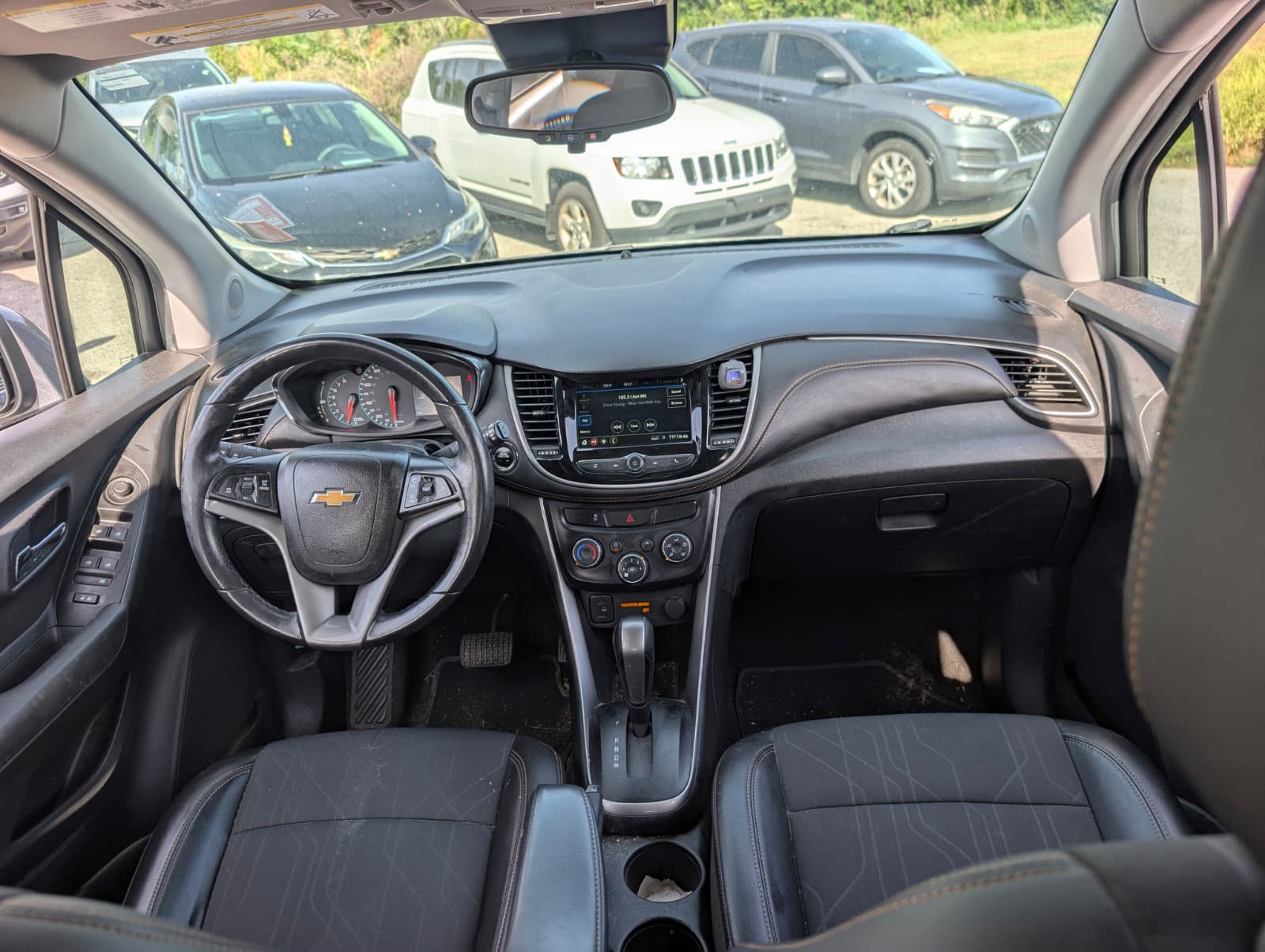 Used 2019 Chevrolet Trax LT w/ LT Convenience Package AWD/4WD image 27