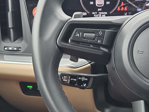 Certified 2026 Porsche Cayenne AWD/4WD image 26