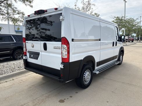 Used 2025 RAM ProMaster 2500 w/ U-Haul Equipment Group FWD image 10