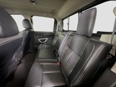 Used 2020 Nissan Titan SV image 25