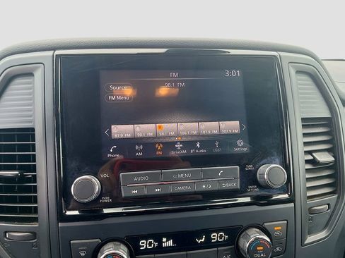 Used 2023 Nissan Titan SV w/ SV Convenience Package image 14