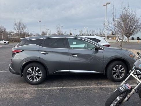 Used 2018 Nissan Murano S image 3