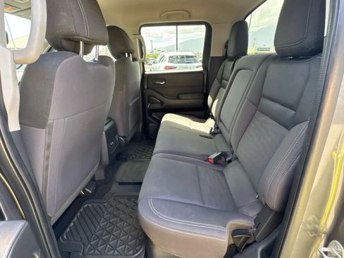 Used 2023 Nissan Frontier SV w/ Tow Package image 11