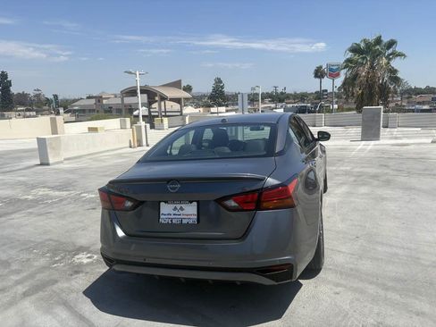 Used 2025 Nissan Altima 2.5 SV FWD image 64