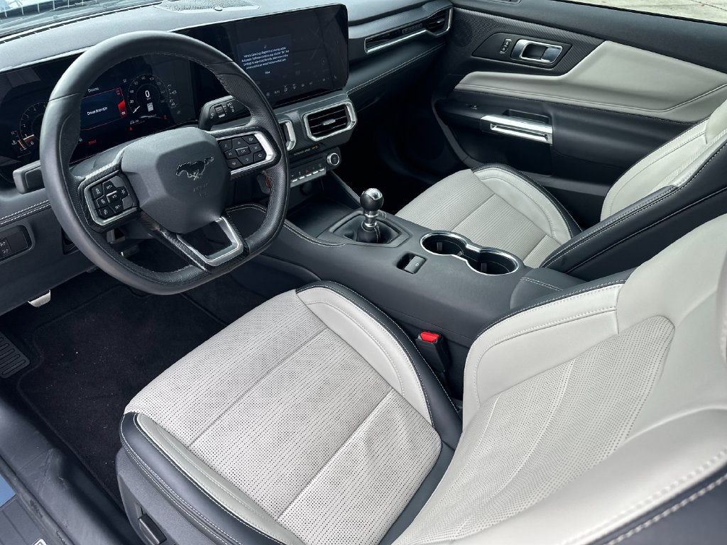 Used 2025 Ford Mustang GT Premium RWD image 9