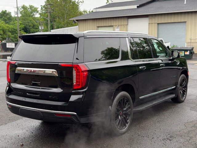 Used 2023 GMC Yukon XL SLT w/ SLT Luxury Package AWD/4WD image 5