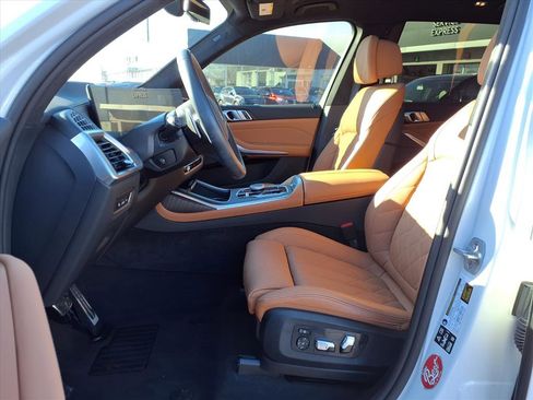 Used 2025 BMW X7 xDrive40i w/ M Sport Package image 21