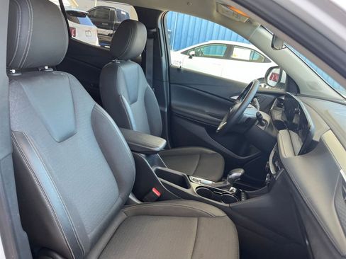 Used 2025 Buick Encore GX Preferred AWD/4WD image 35