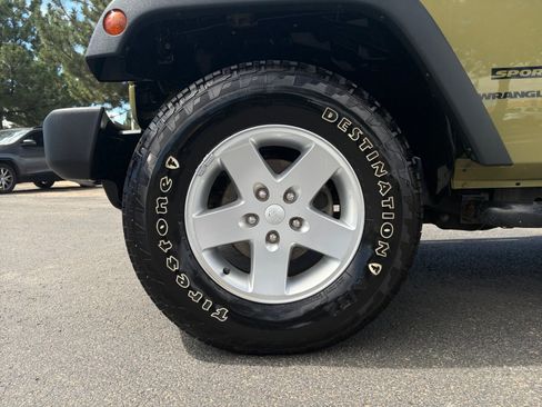 Used 2013 Jeep Wrangler Sport AWD/4WD image 11