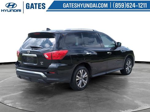 Used 2020 Nissan Pathfinder SL AWD/4WD image 2