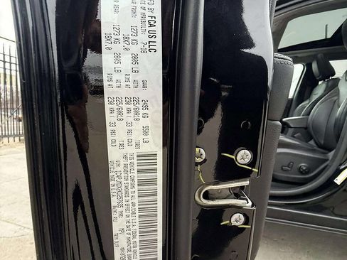 Used 2019 Jeep Cherokee Limited AWD/4WD image 23