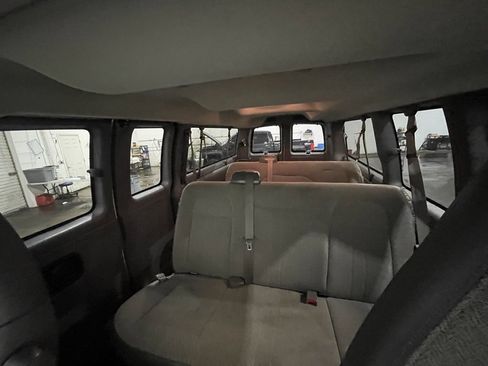 Used 2017 Chevrolet Express 3500 LT w/ LT Preferred Equipment Group image 31