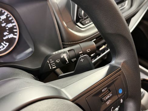 Used 2024 Nissan Rogue SV AWD/4WD image 18