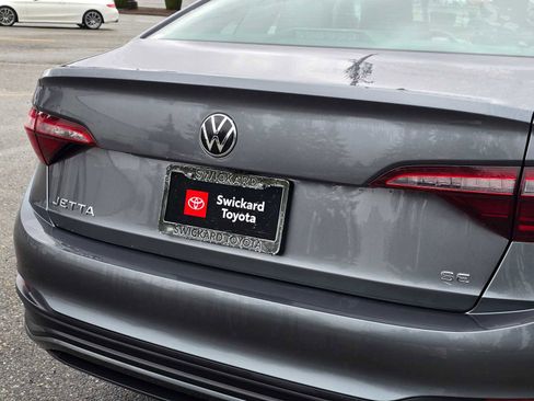 Used 2024 Volkswagen Jetta SE image 15