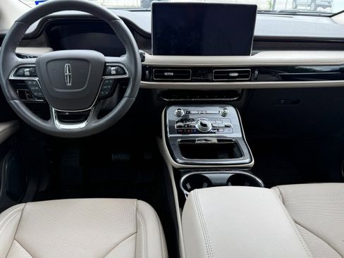 Used 2023 Lincoln Nautilus Reserve w/ Luxury Package image 16