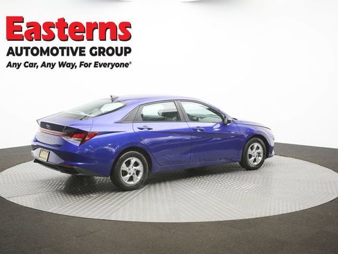 Used 2023 Hyundai Elantra SE w/ Preferred Accessory Package FWD image 41