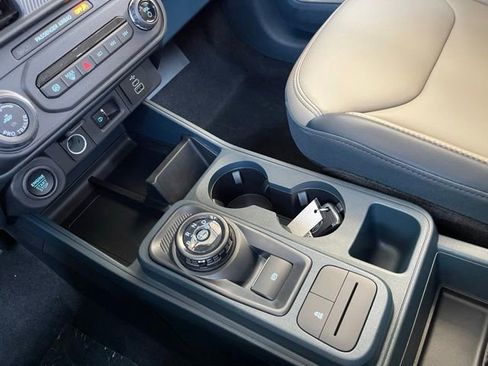 New 2026 Ford Maverick Lariat AWD/4WD image 14