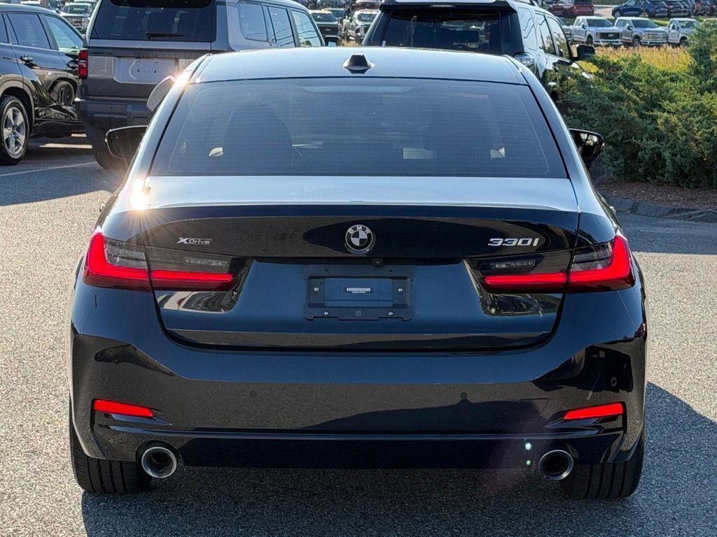 Used 2023 BMW 330i xDrive Sedan w/ Driving Assistance Package AWD/4WD image 4