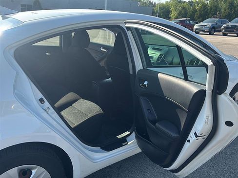 Used 2016 Kia Forte LX FWD image 19
