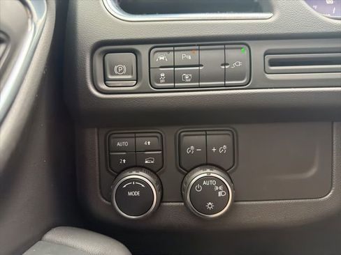 Used 2022 Chevrolet Tahoe RST w/ Sport Performance Package image 30