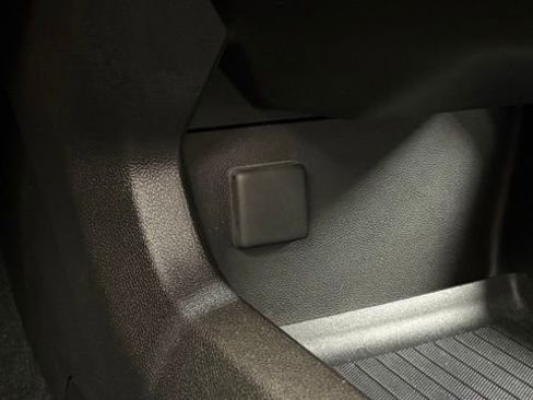 Used 2024 Chevrolet Equinox EV LT FWD image 41