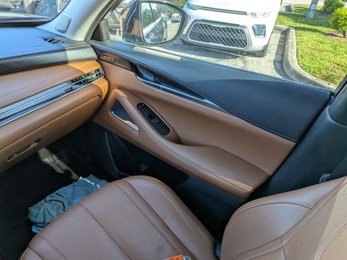 Used 2023 INFINITI QX60 Sensory w/ Cargo Package FWD image 19