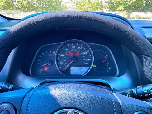 Used 2014 Toyota RAV4 XLE FWD image 25