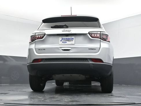 Used 2024 Jeep Compass Latitude AWD/4WD image 30