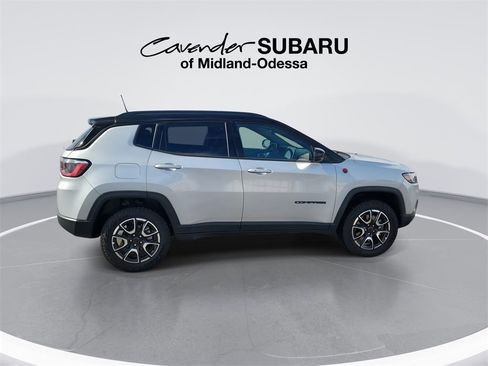 Used 2025 Jeep Compass Trailhawk w/ Trailer Tow Group image 8