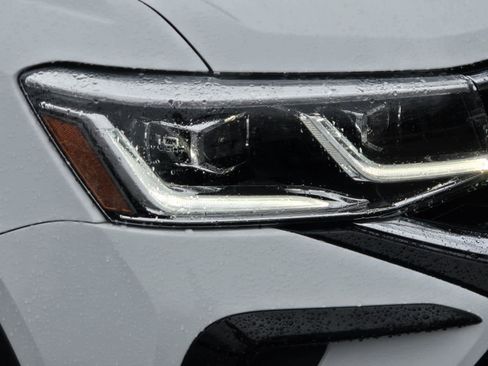 Certified 2023 Volkswagen Taos SEL image 7