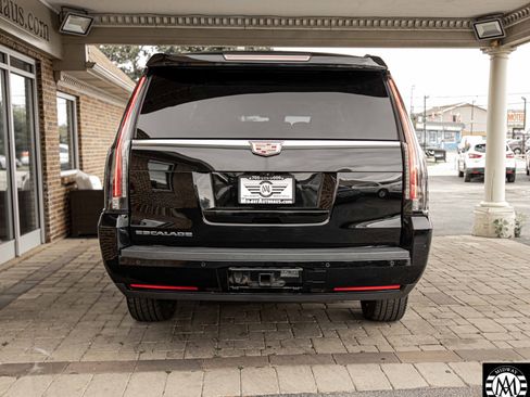 Used 2018 Cadillac Escalade ESV Luxury image 13