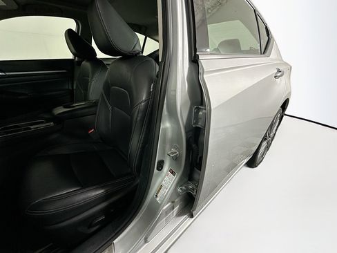 Used 2024 Nissan Altima 2.5 SL AWD/4WD image 12