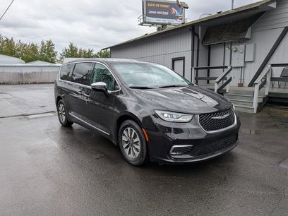 Used 2023 Chrysler Pacifica Limited