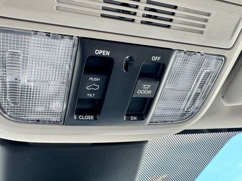 New 2026 Honda Odyssey Touring image 20