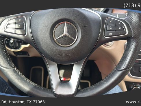Used 2017 Mercedes-Benz GLA 250 w/ Premium Package image 42
