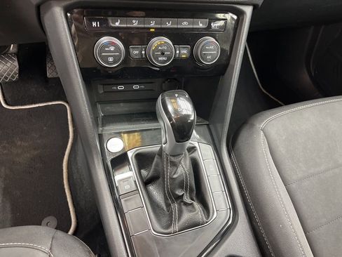 Used 2024 Volkswagen Taos SE FWD image 25
