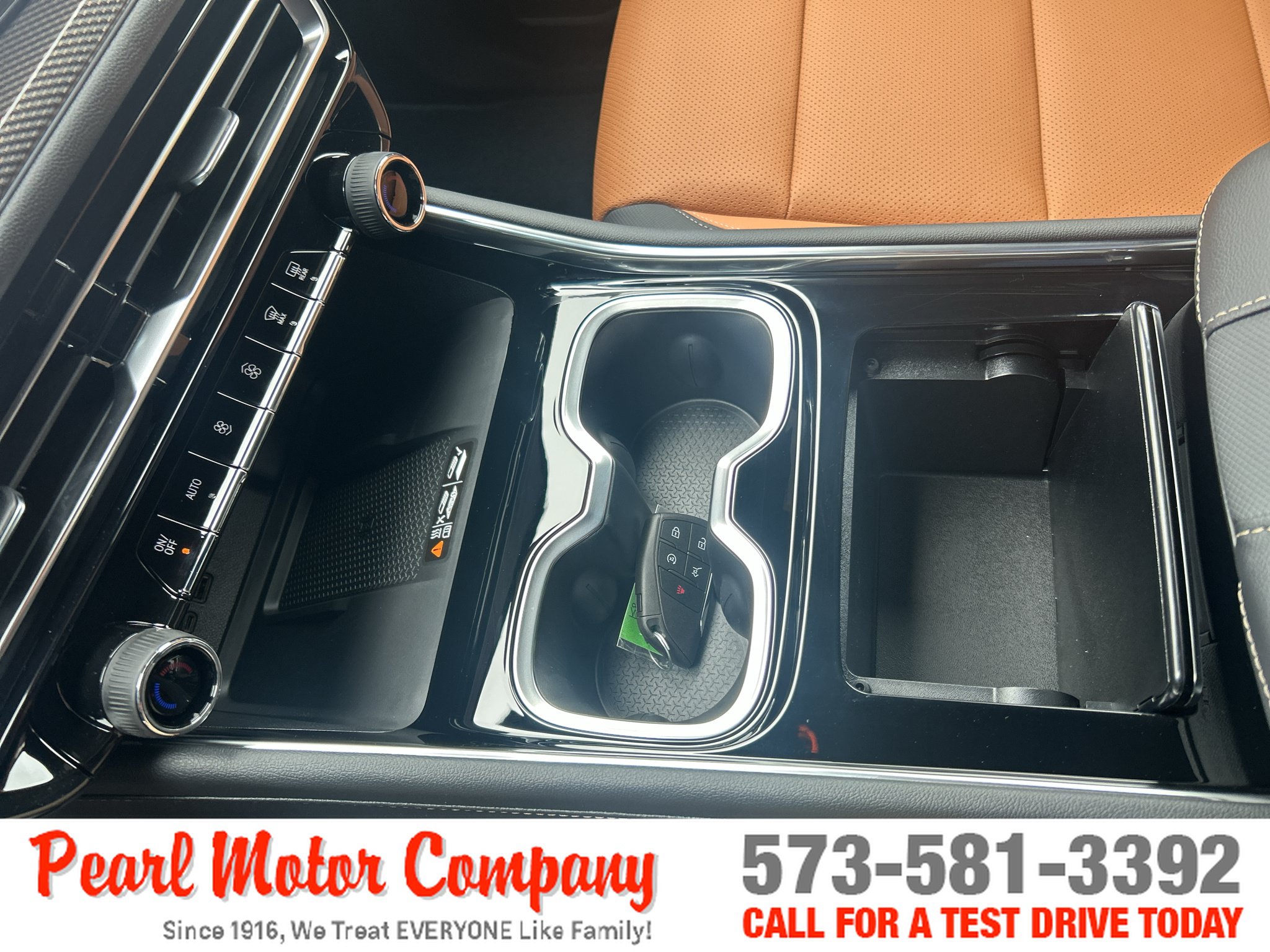 New 2027 Chevrolet Traverse Z71 w/ Enhanced Driving Package AWD/4WD image 20