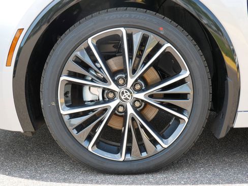 New 2026 Toyota Prius XLE image 5