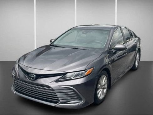 Used 2023 Toyota Camry LE FWD image 13