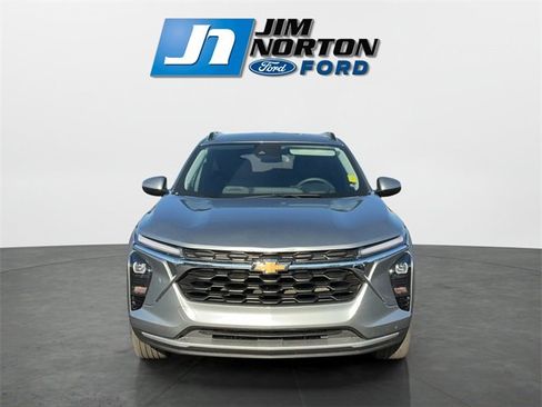 Used 2024 Chevrolet Trax LT image 8