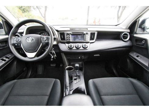 Used 2015 Toyota RAV4 LE FWD image 9