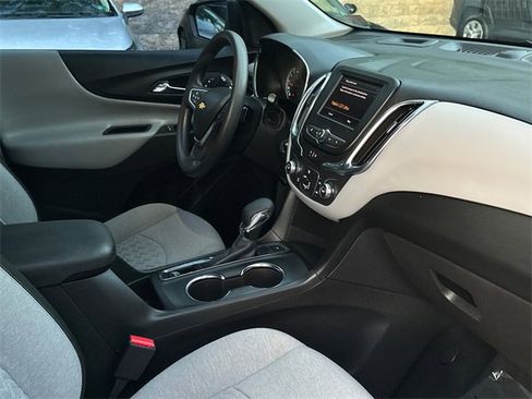 Used 2022 Chevrolet Equinox LS image 10