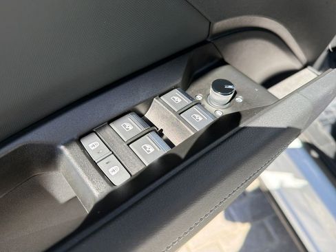 Used 2024 Audi Q4 e-tron Premium Plus w/ Premium Plus image 11