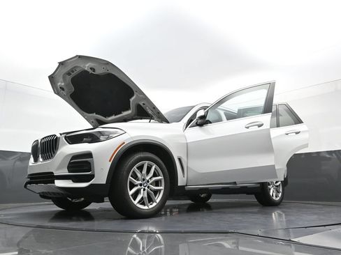 Used 2023 BMW X5 xDrive40i w/ Premium Package AWD/4WD image 39