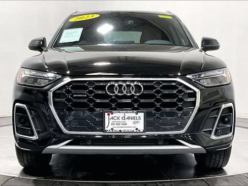 Used 2023 Audi Q5 2.0T Premium w/ Convenience Package AWD/4WD image 2
