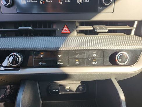 Used 2024 Kia Sportage LX AWD/4WD image 17