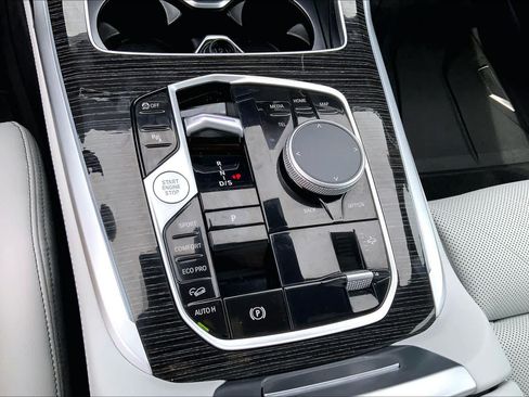 Certified 2025 BMW X7 xDrive40i w/ M Sport Package AWD/4WD image 31