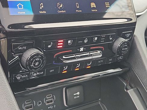 New 2025 Jeep Grand Cherokee Limited image 12