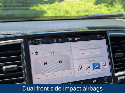 Used 2023 Chrysler Pacifica Touring-L FWD image 18